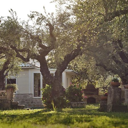 Leeda'S Village Lithakia  Rom bilde